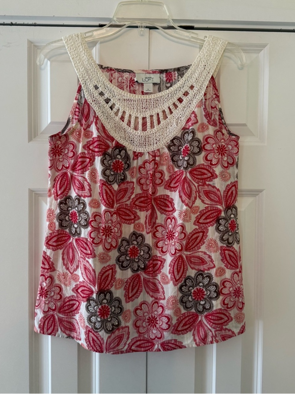 ⭐️ LOFT Red, Brown, and Cream Crochet Yoke Floral Sleeveless Tank